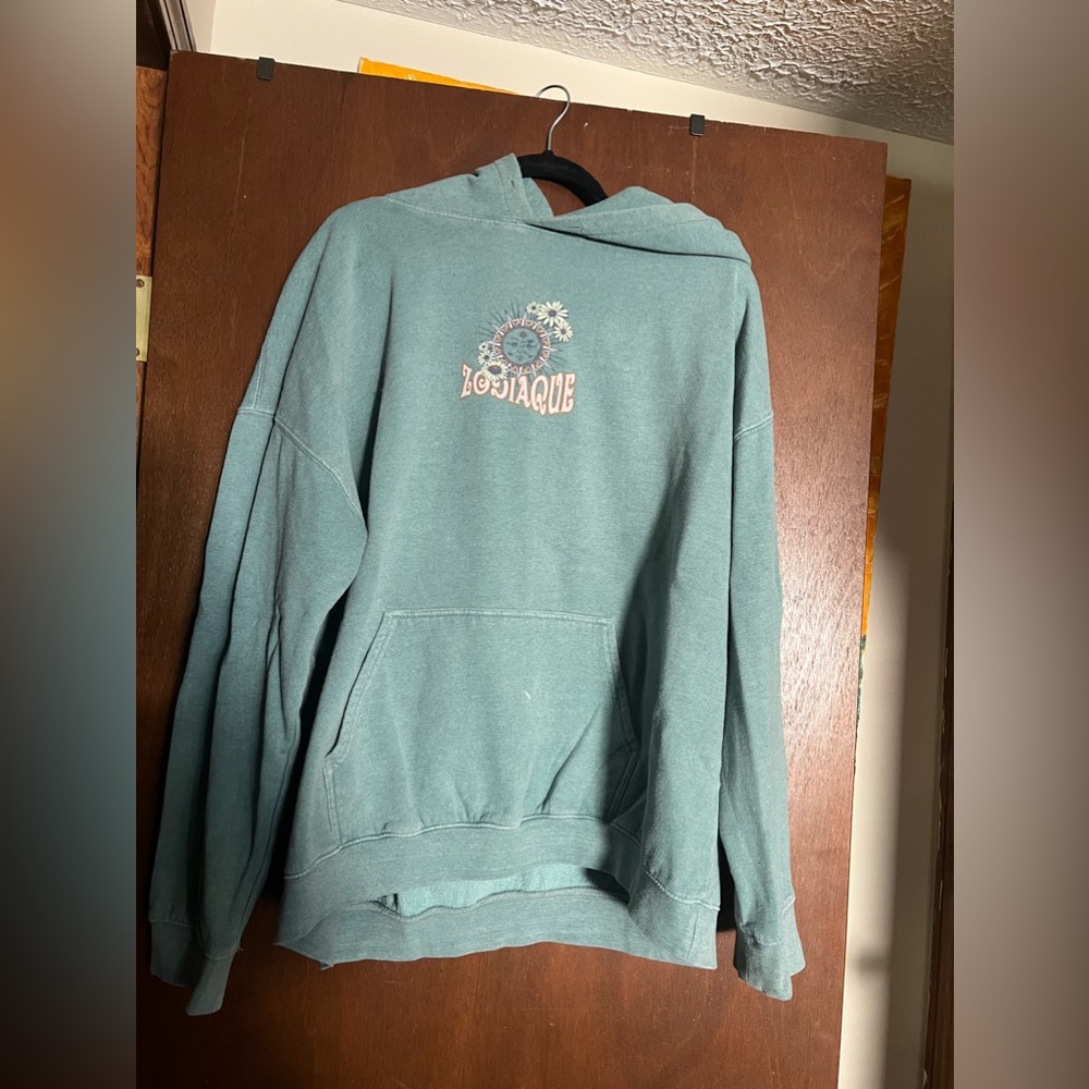 Urban outfitters hoodie, green, size S/M